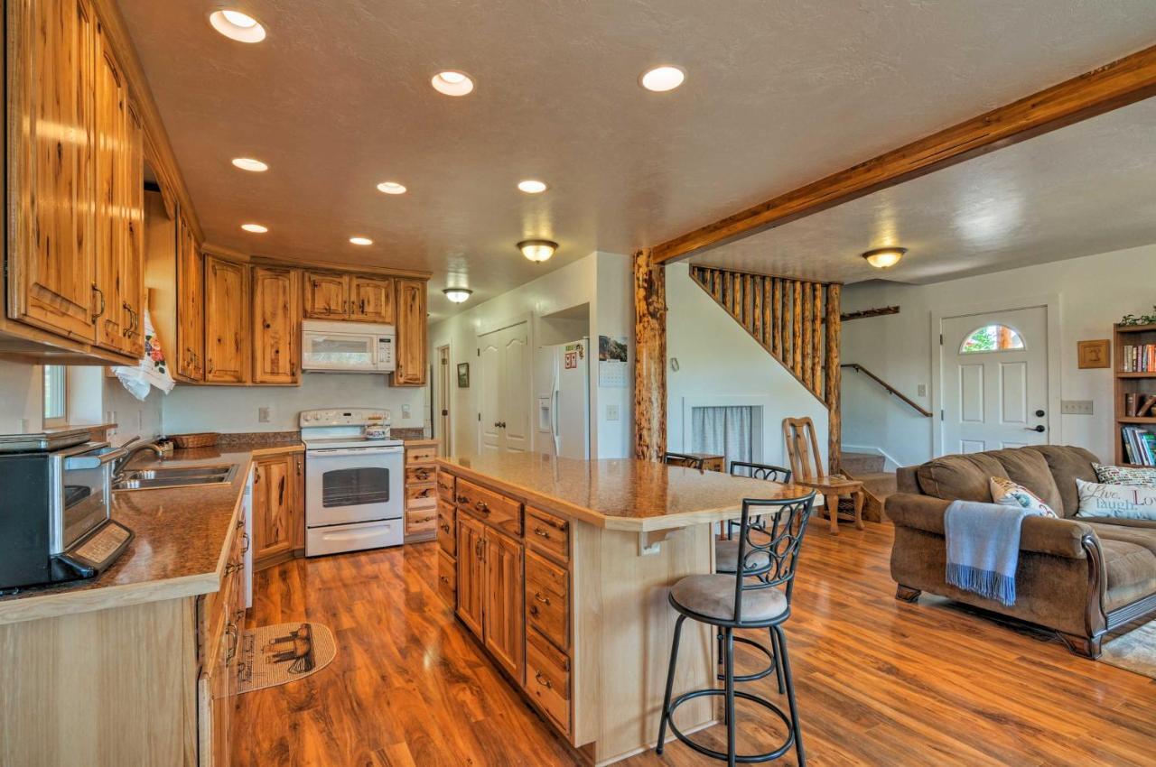 Cozy Henrieville Cabin 18 Mi To Bryce Canyon Np! Exteriör bild