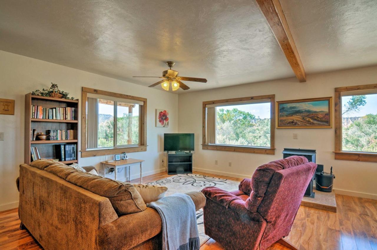 Cozy Henrieville Cabin 18 Mi To Bryce Canyon Np! Exteriör bild